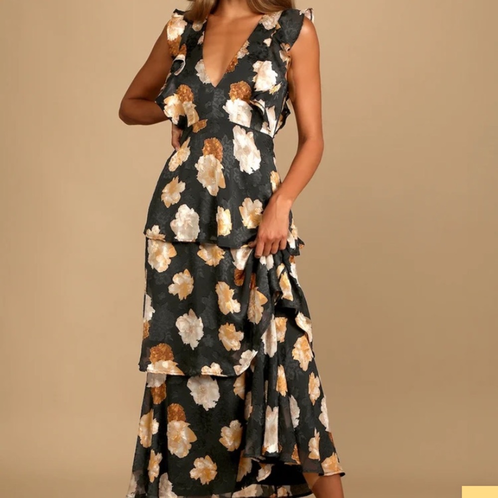 Lulus - No Introductions Needed Black Burnout Floral Tiered Maxi Dress